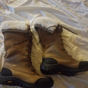 NWT - Ugg Winter Boots, Size 8